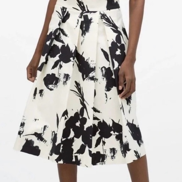 Zara Dresses & Skirts - Floral A- Line Zara Skirt